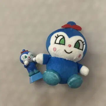 코킨짱 봉제 인형과 가챠가챠 경품