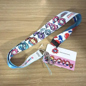 오사카 간사이 만박 회장 한정판 산리오 미야쿠미야쿠 변신 넥스트랩 블루
