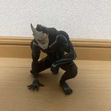 괴수 8호 피규어