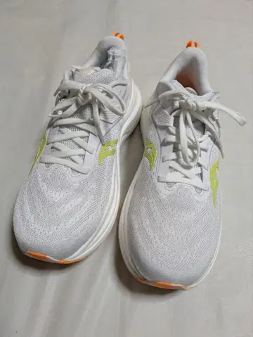 saucony 러닝화 8.5 USA 화이트/오렌지 25cm