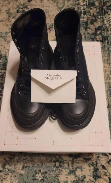 정품 Alexander McQueen Tread Slick 부츠 42