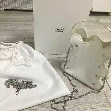 노리 에노모토 마르디 마틴 화이트 화이트