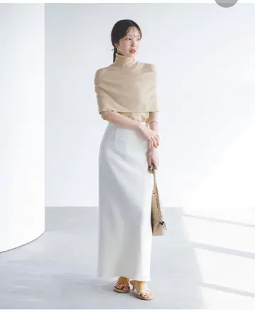 [ 미사용 ] 노블 하이넥 오프숄더 니트 베이지