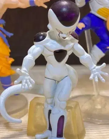 드래곤볼 피규어 프리저