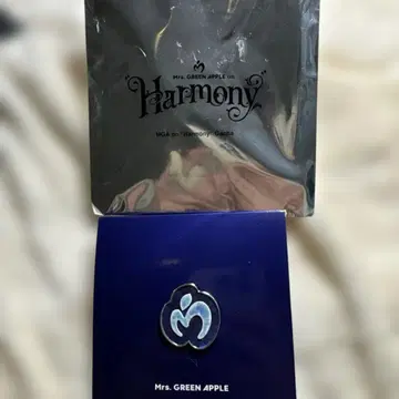 Mrs. GREEN APPLE Harmony Gacha 핀 배지