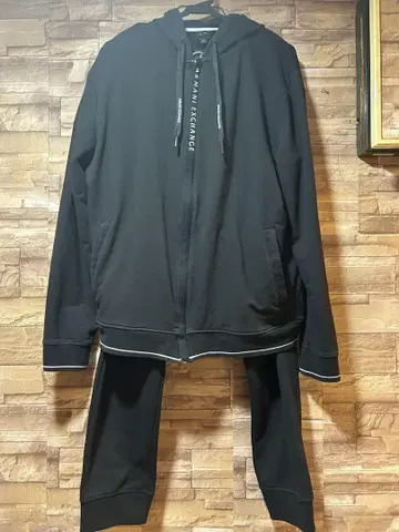 ARMANI EXCHANGE 블랙 후드티 & 팬츠 세트