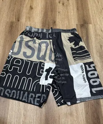 DSQUARED2 (디스퀘어드) 하프 팬츠