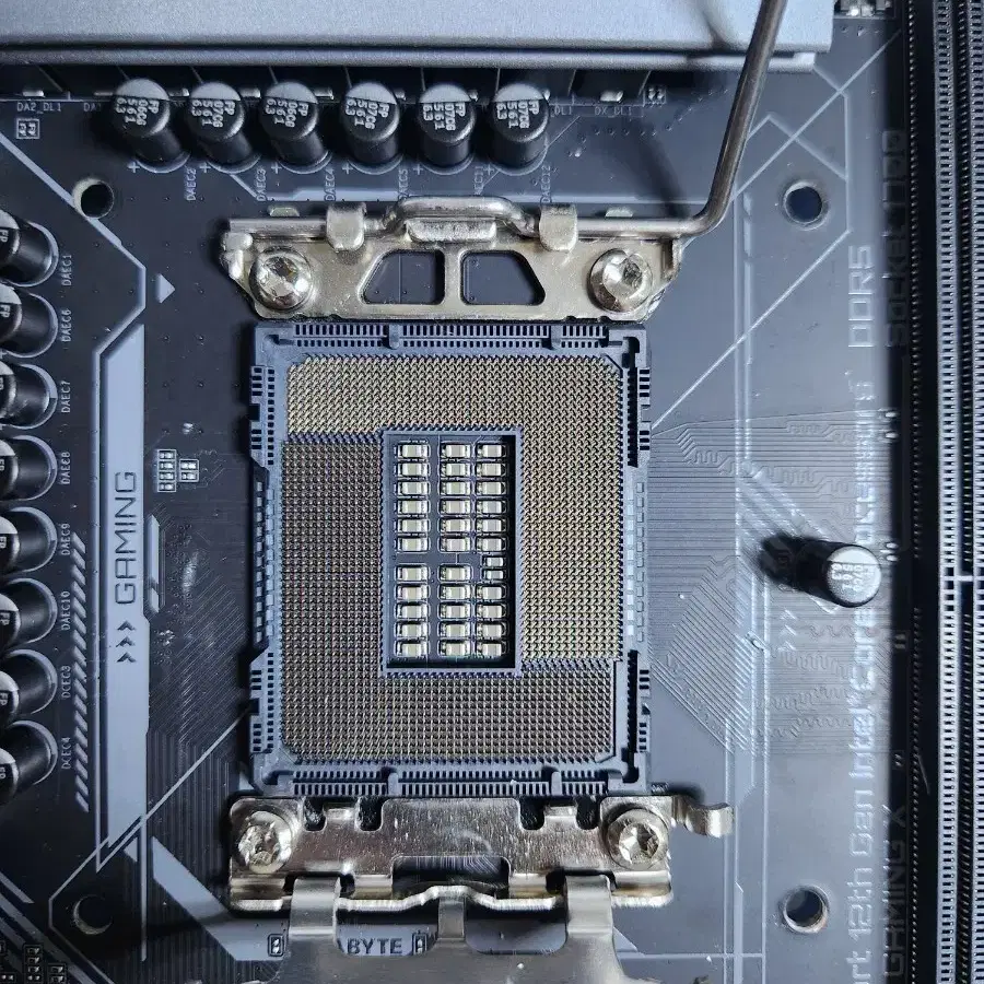 Gigabyte Z690 Gaming X DDR5