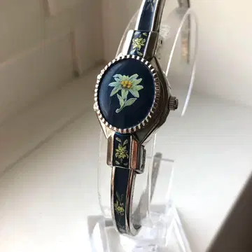 앙드레무슈 뱅글 워치 에나멜 장식의 파란색 손목시계