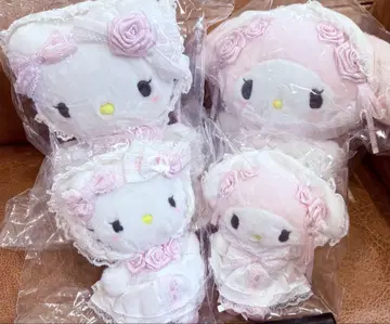 마이멜로디 키티 봉제 인형 마스코트 홀더 화이트 프릴 디자인