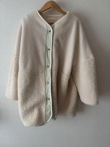 LUPILIEN 보아 자켓 크림