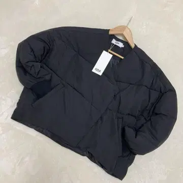 택 포함 미사용 새상품 AZULbyMOUSSY 블랙 숏 기장 다운 자켓