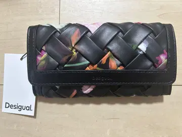새상품 desigual 플로럴 퀼팅 장지갑 블랙 패스케이스 포함