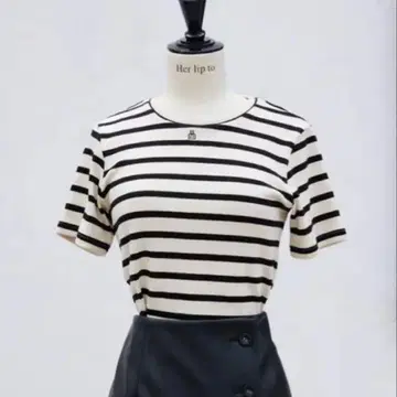 herlipto 하립투 Trois Logo Ribbed Tee
