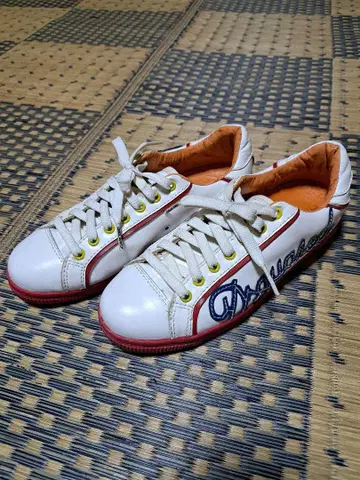 디스퀘어드 Dsquared2 레어 스니커즈 화이트