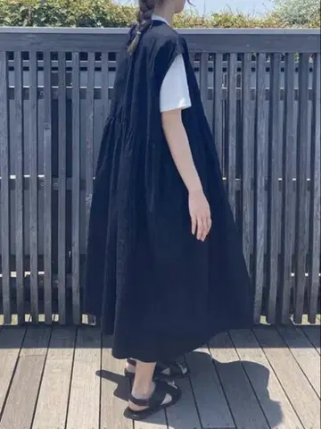 늑대와 올빼미 늑대와 별이 빛나는 밤의 그래피 원피스 블랙 슬리브리스