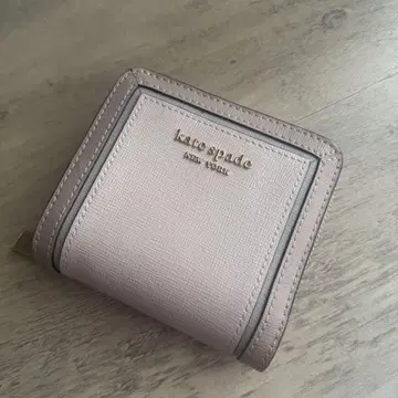 Kate Spade 이단 접이식 지갑