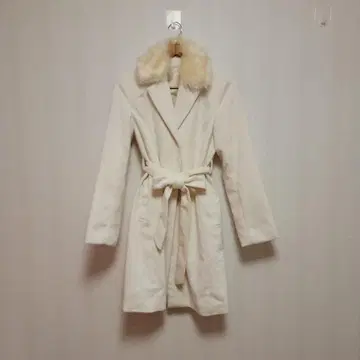 [ 새상품 ] CECIL McBEE 화이트 롱 코트 M 인조 모피