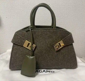 Ferragamo Hug 페라가모 백