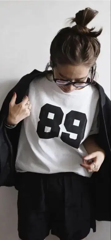 새상품 chiiiibag 89 그래픽 티셔츠