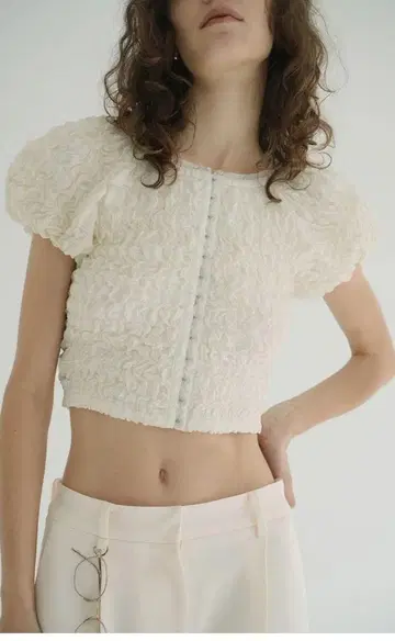 CLANE SHIRRINGPUFF 상의
