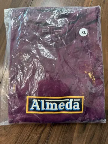 The Almeda Club XL 버건디 티셔츠