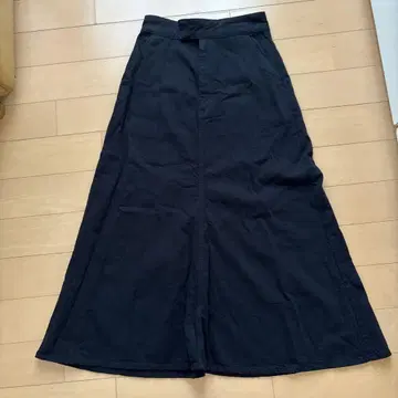 UNIQLO U 블랙 롱 스커트