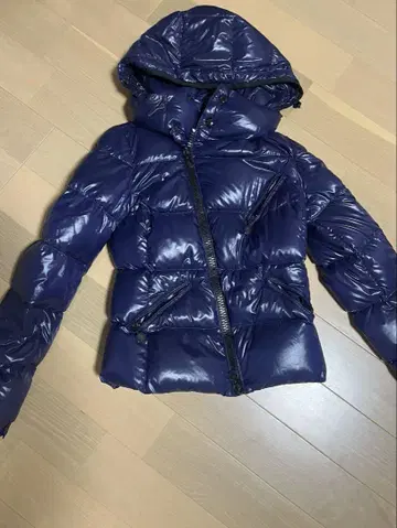 MONCLER 네이비 다운 자켓 후드 부착