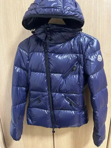 MONCLER 네이비 다운 자켓 후드 부착