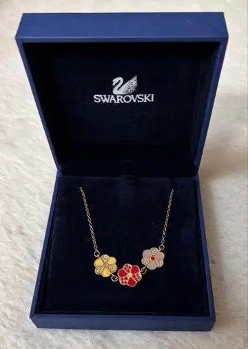 스와로브스키 꽃 모티브 목걸이 새상품급