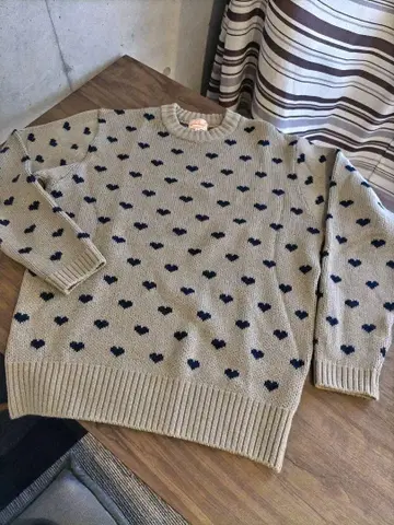 new name [ Dress Hippy ] 하트 무늬 스웨터 M