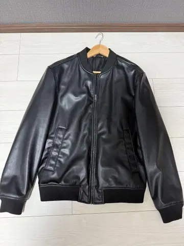 ZARA 블랙 가죽 자켓 M