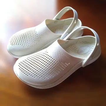 Crocs 화이트 사보 클로그 샌들