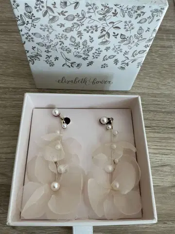 elizabeth bower 핑크 귀찌