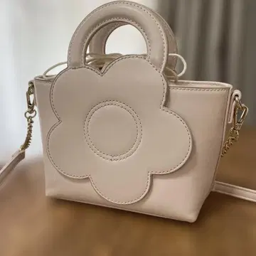 MARY QUANT (마리 퀀트) 스무스 BIG 데이지 숄더백