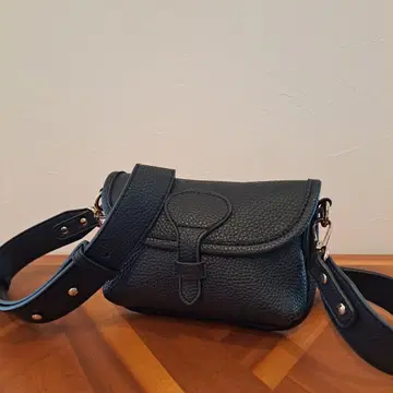 가죽 숄더백 Black