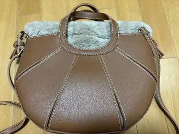 브라운 숄더백 퍼 내부