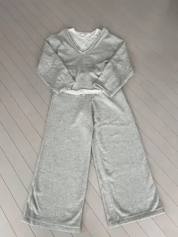이번 시즌 ZARA 맨투맨 V넥 상의 & 팬츠 & 탱크탑 셋업 S