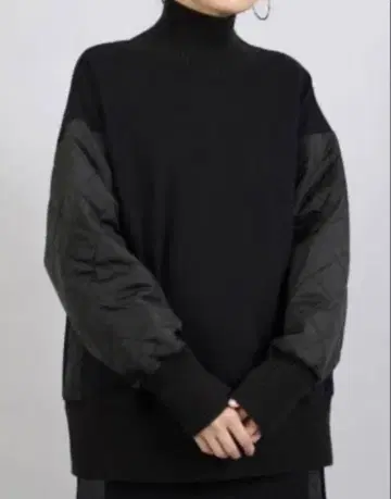 파시오네 블랙 터틀넥 니트 스웨터