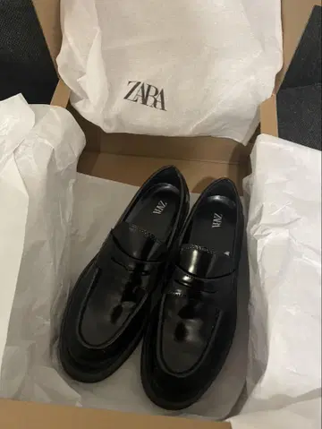 ZARA 블랙 로퍼