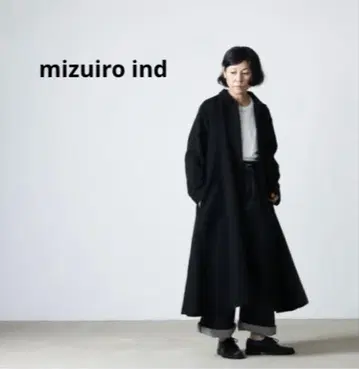 미즈이로 인드 (mizuiro ind) 스텐칼라 플레어 코트 블랙