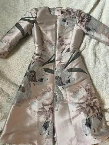 Ted Baker 플로럴 새틴 플레어 스커트