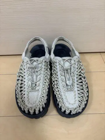 keen UNEEK PLT
