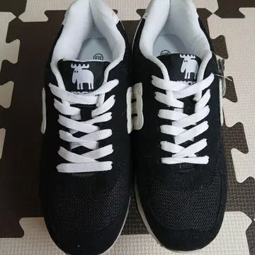 moz 블랙 스니커즈 23.5cm