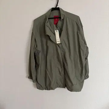 올리브색 긴팔 자켓