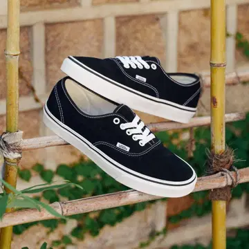 Vans 오센틱 스웨이드 28.5 블랙