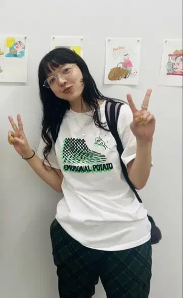 아이묭 착용 이모이 T셔츠 L