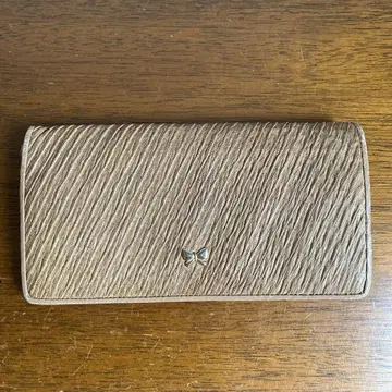 HANAE MORI 리본 모티브 베이지 장지갑