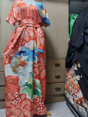 후리소데 실크 리메이크 원피스입니다.