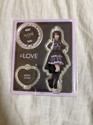오타니 에미리 =Love 아크릴 스탠드 블랙 의상